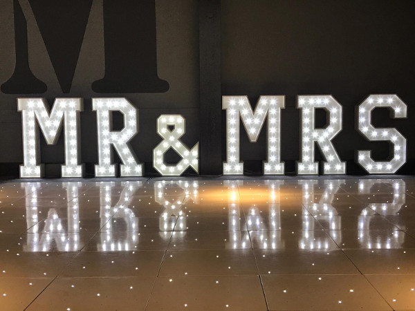 Titanic Rum Warehouse Mr & Mrs Letters LED Danclefloor